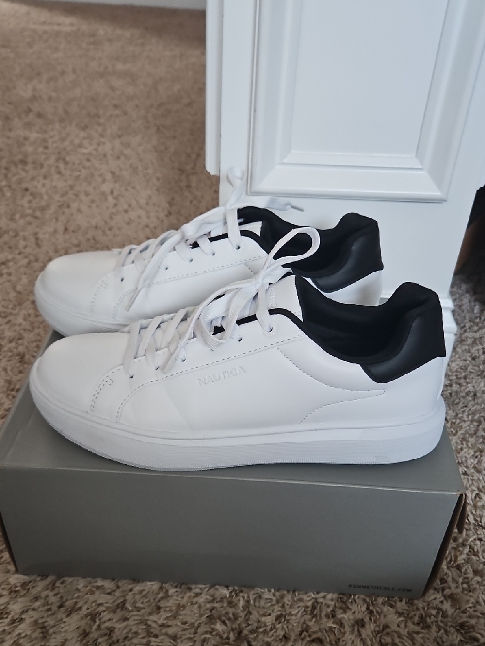 Nautica Men’s White Sneakers with Black Collar - Like New